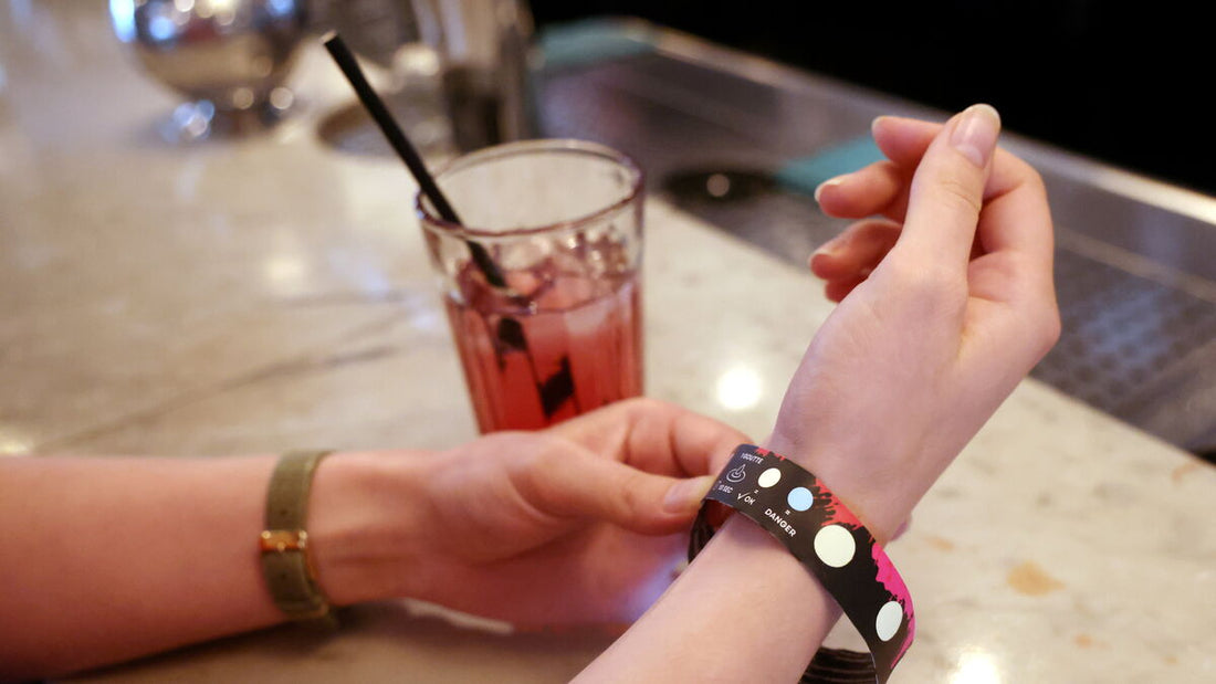 Bracelet anti-GHB : détection, efficacité et alternatives DrinkSafe
